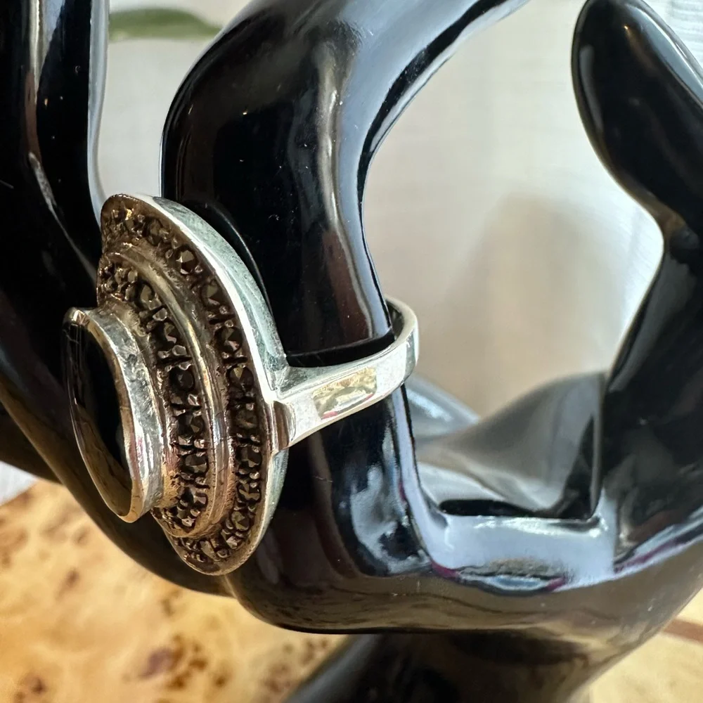 Vintage Art Deco Onyx & Marcasite Oval Sterling Silver Ring Sz 6.